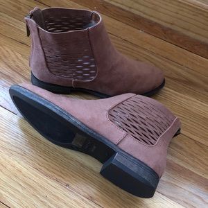 🤎 Faux Suede Cutout Accent Ankle Boots 🤎